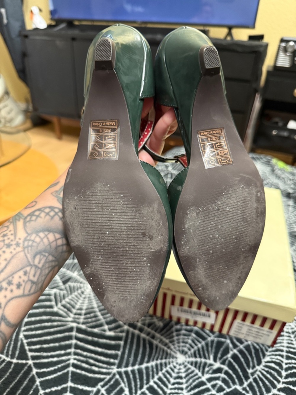 Bait Footwear T-strap heels vintage-inspired
Emerald Green Patent IRELLA Pinup - Picture 5 of 10